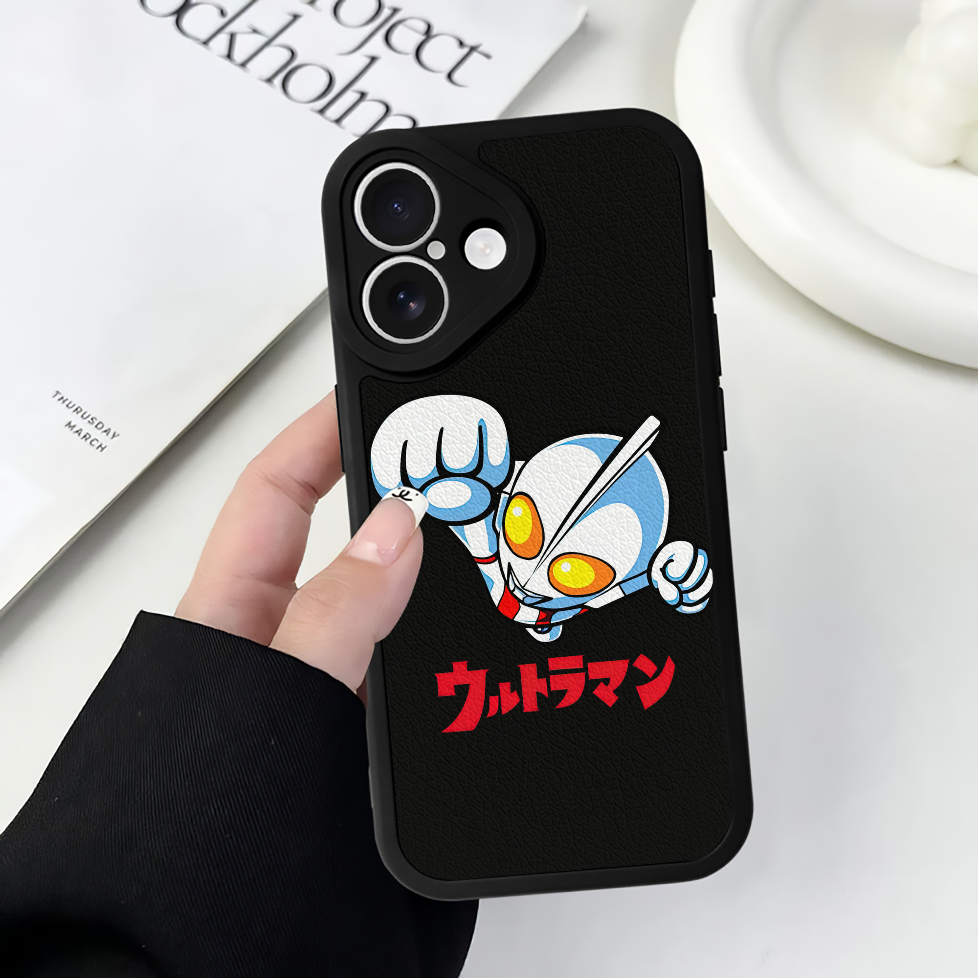 （画像用） ウルトラマン Ultraman 【iPhone 16シリーズ対応】シリコンスマホケース（レザー調） 材質：シリコン